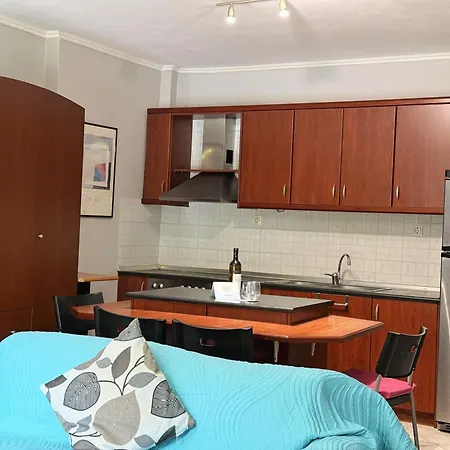 Apartament Zako With Garden, Mola Kalyva